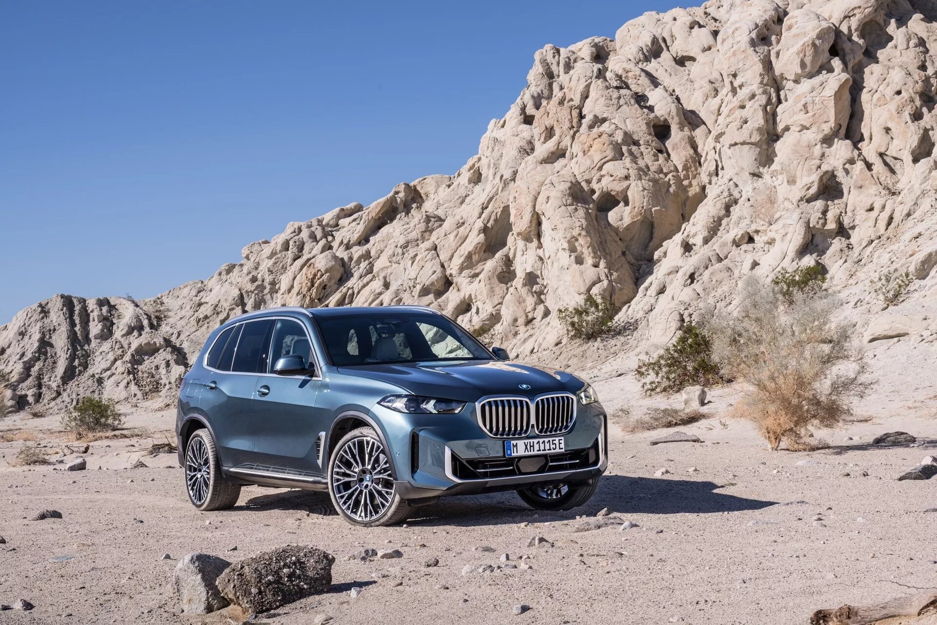 2023 BMW X5 (G05-F95) ansiktslyftningsmodell som visar avancerade designfunktioner och toppmodern teknologi
