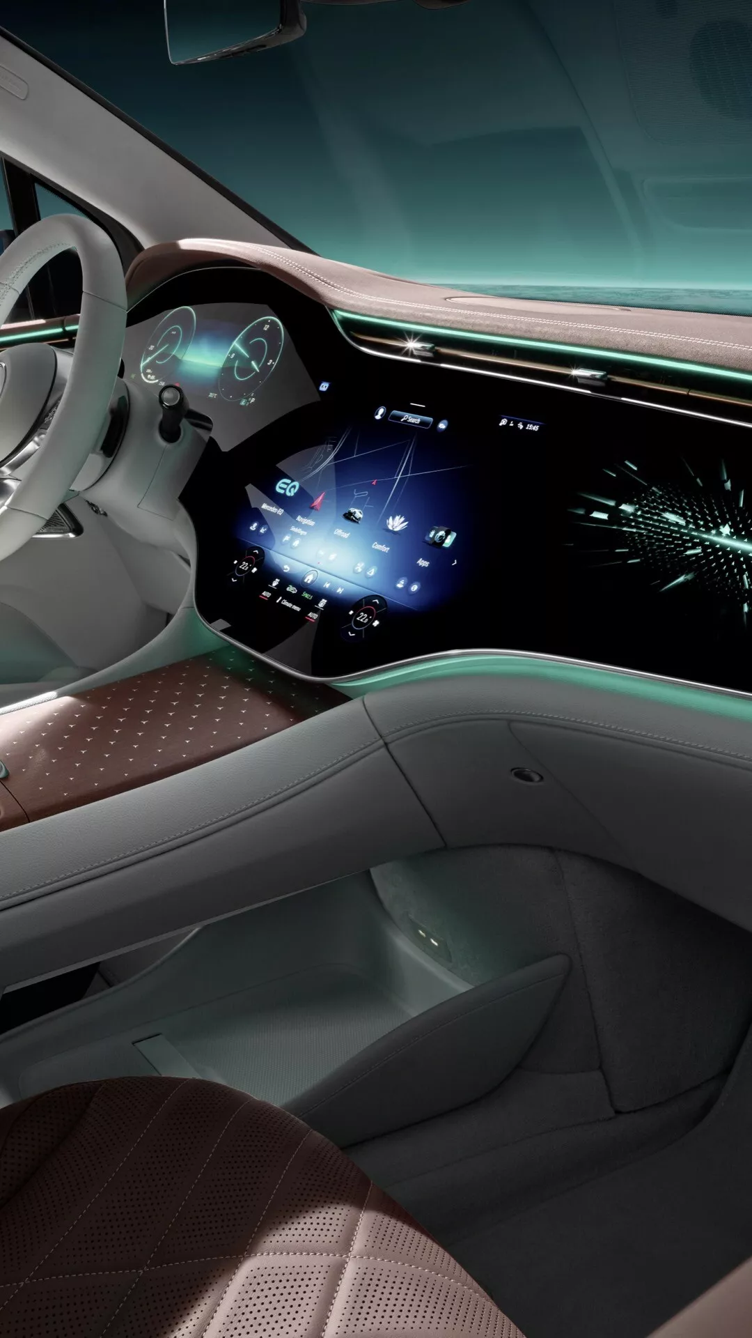 Mercedes-Benz EQE SUV 2023, modell 294, som visar upp sin slanka design och avancerade funktioner