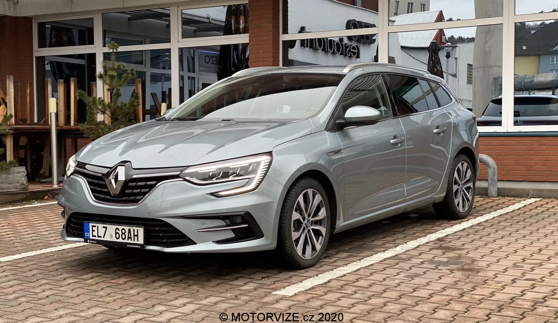 Renault Megane 2022 E-Tech - Elegant design med avancerad eldrivlina, innovativ teknik och modern estetik